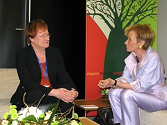 Presidentti Halonen ja Espanjan varapääministeri Maria Teresa Fernández de la Vega, kokouksen koollekutsuja. Copyright © Tasavallan presidentin kanslia